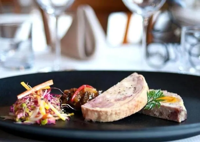 Hotel Logis & Restaurant - Du Prieure Saint-Quirin