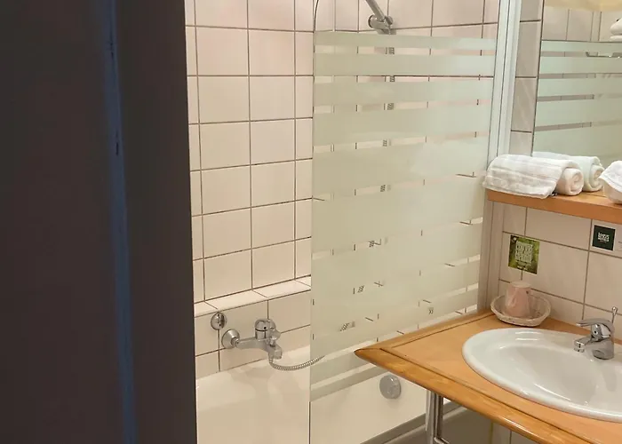 Hotel Logis & Restaurant - Du Prieure